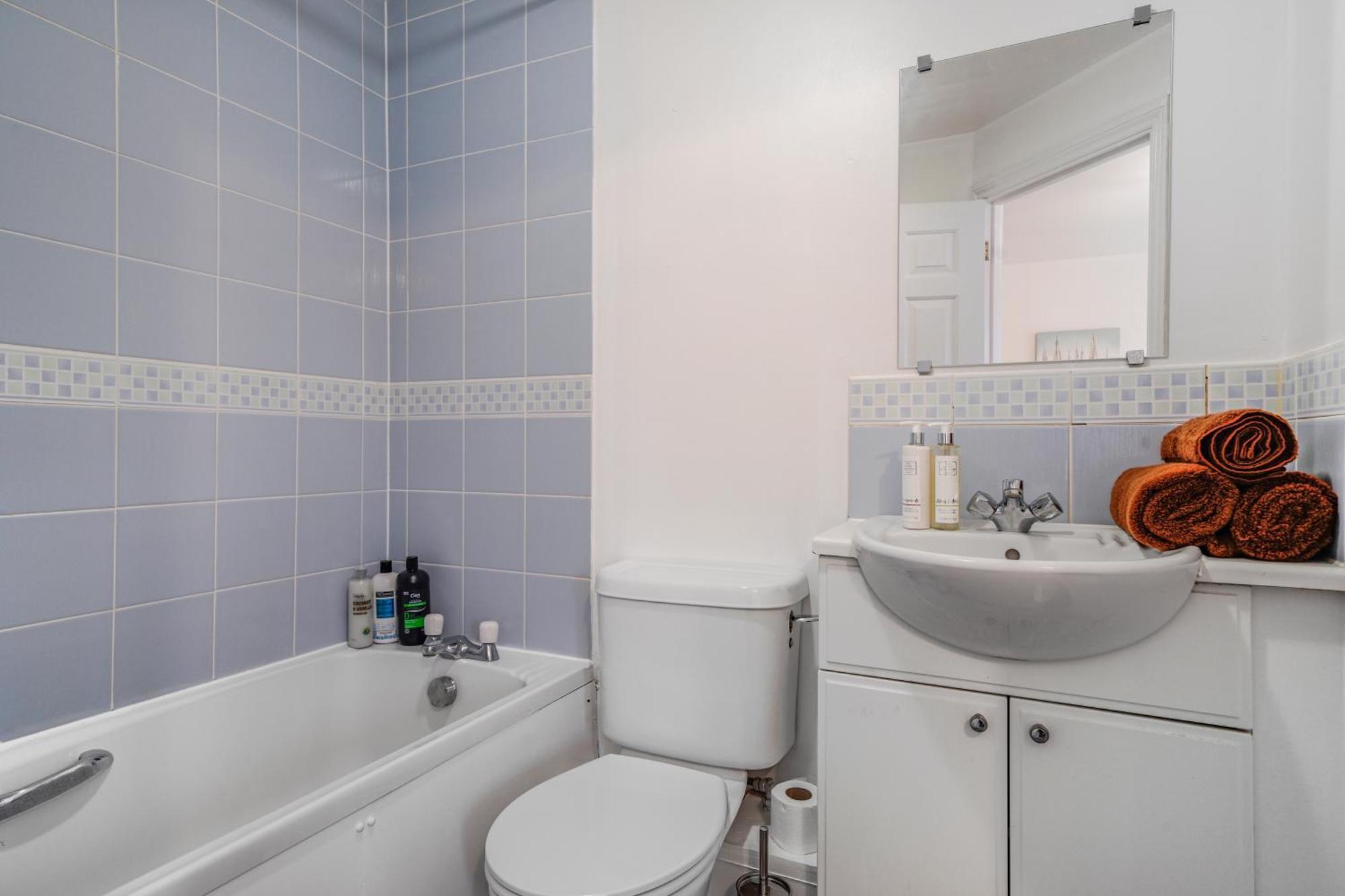 Station & Shops 3Min Walk I Heathrow 15 Mins I X2 Ensuites I Parking X2 Langley Marish Ngoại thất bức ảnh