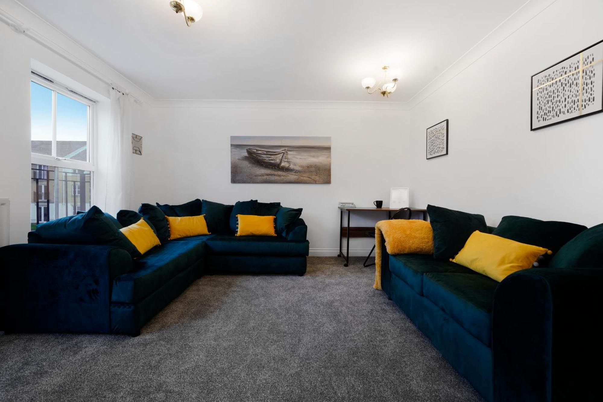 Station & Shops 3Min Walk I Heathrow 15 Mins I X2 Ensuites I Parking X2 Langley Marish Ngoại thất bức ảnh